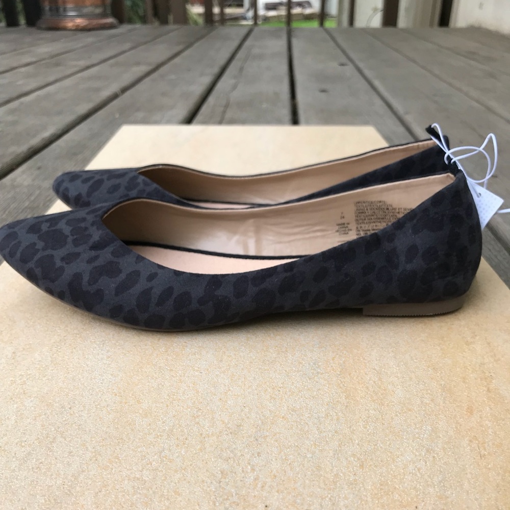 NEW Old Navy animal print flats